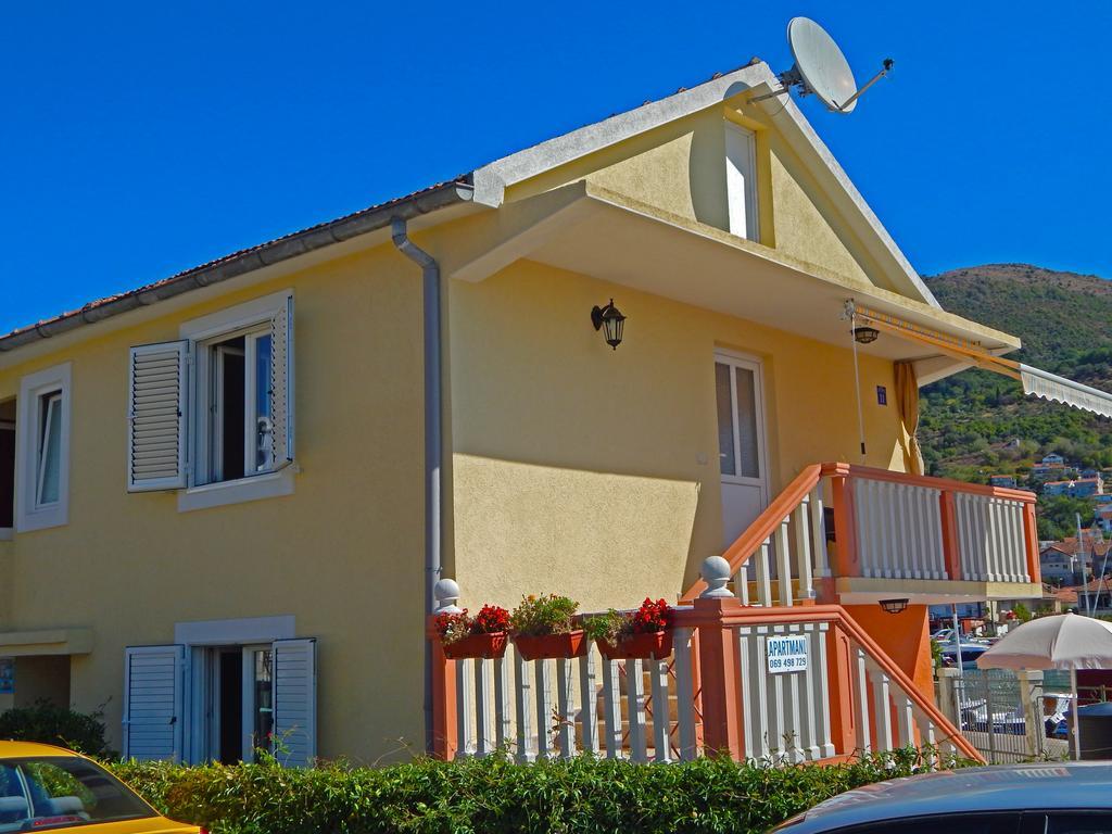 Apartmani Sindik Tivat Exterior photo